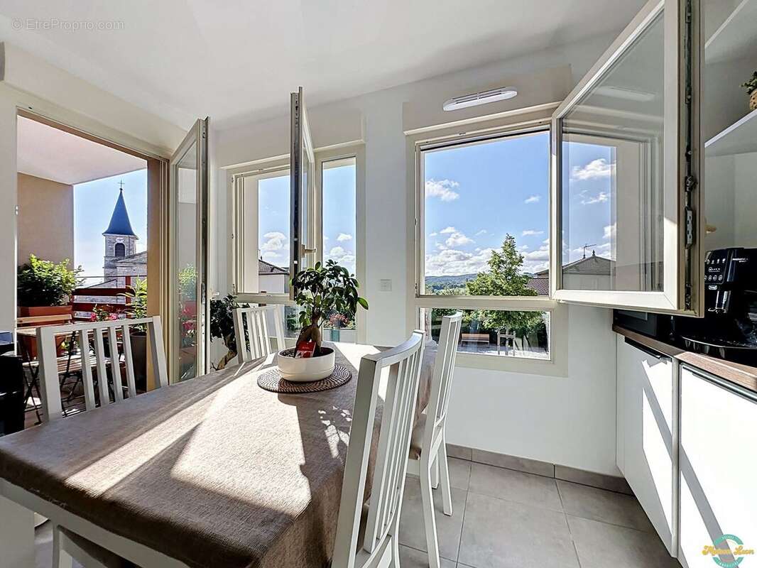 Appartement à ROCHE