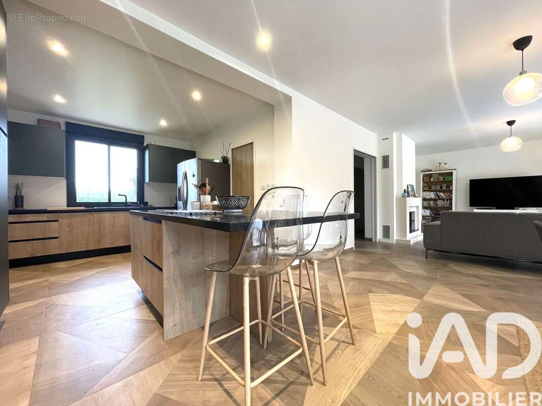 Photo 6 - Maison à CRESPIERES