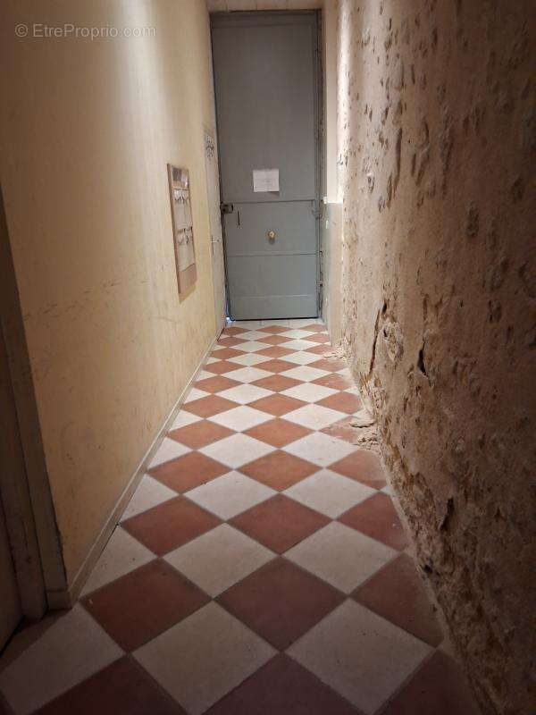 Bordeaux, rue des Argentiers, appartement type 3 dans immeub - photo 2