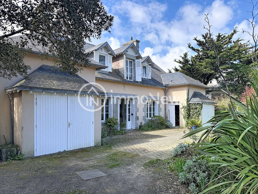 Maison à JULLOUVILLE