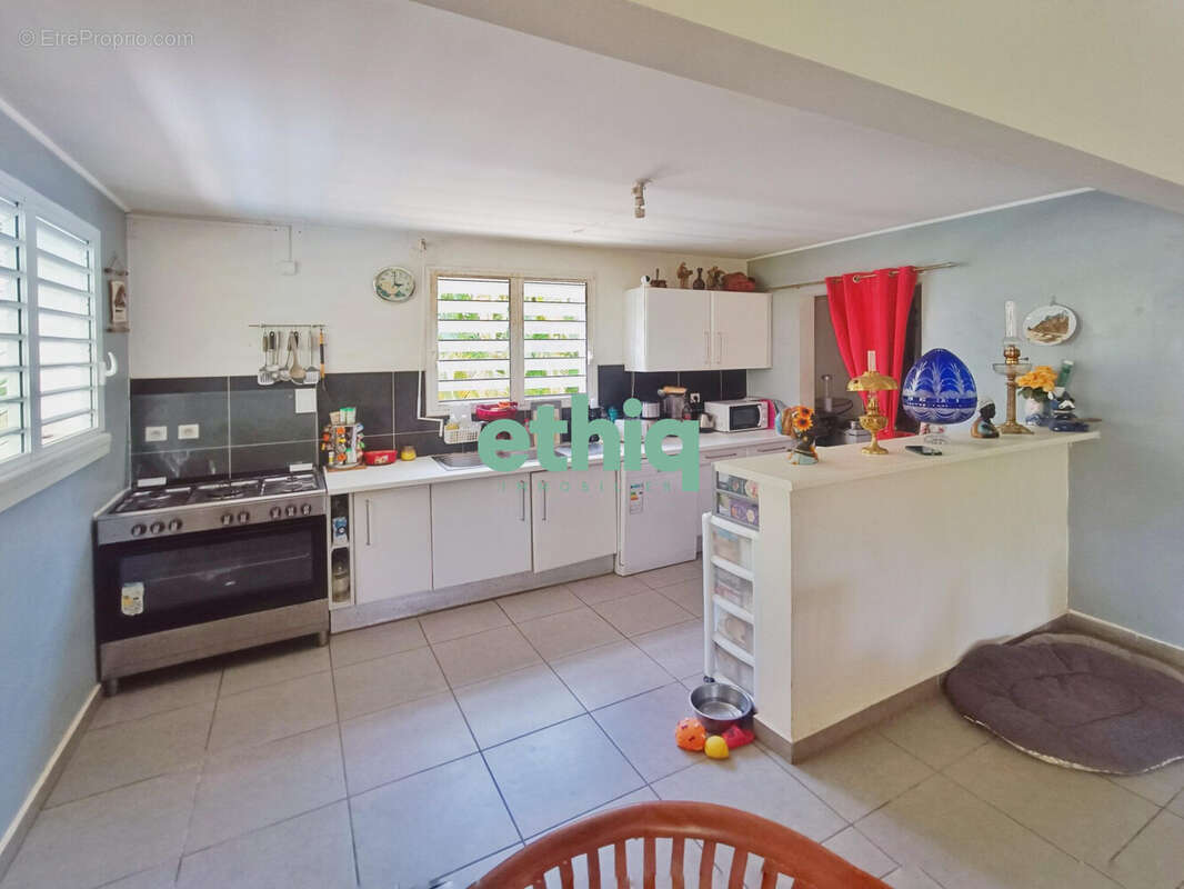 Maison à BAIE-MAHAULT