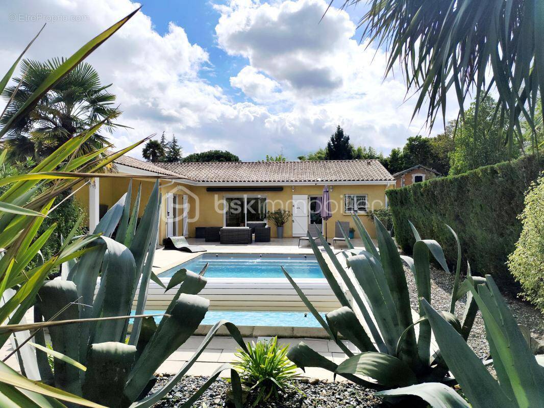 Maison à FARGUES-SAINT-HILAIRE