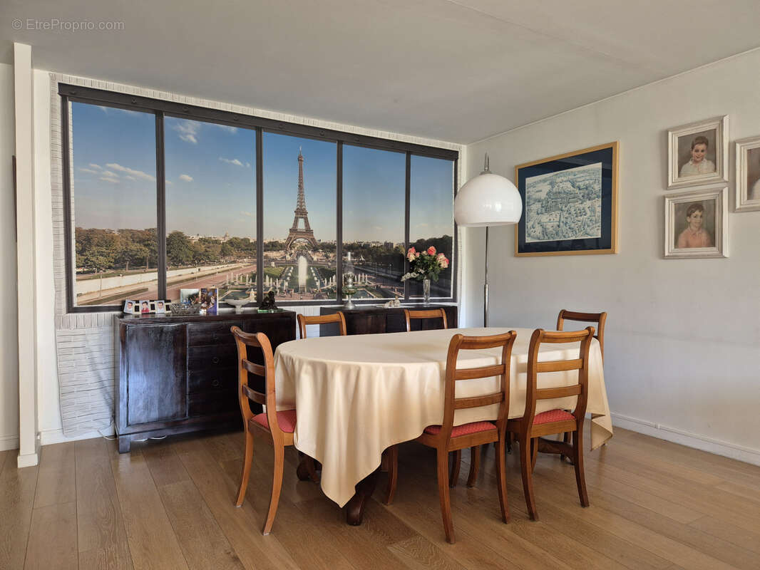Appartement à LA GARENNE-COLOMBES