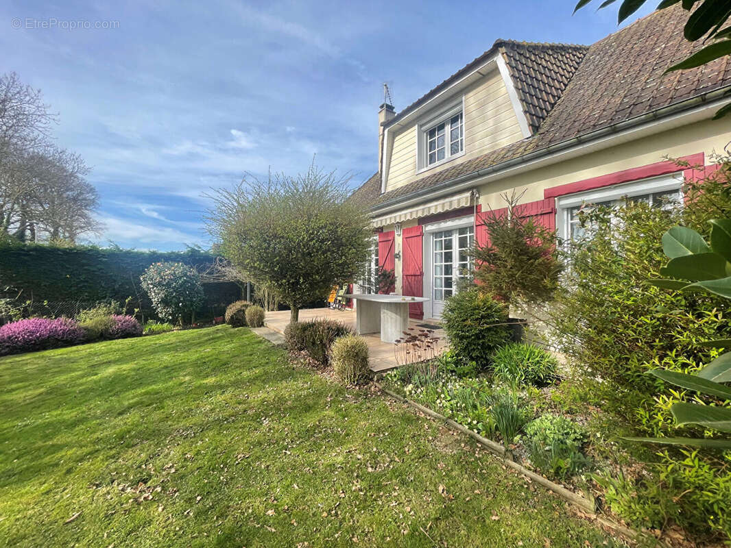 Maison à GREGES