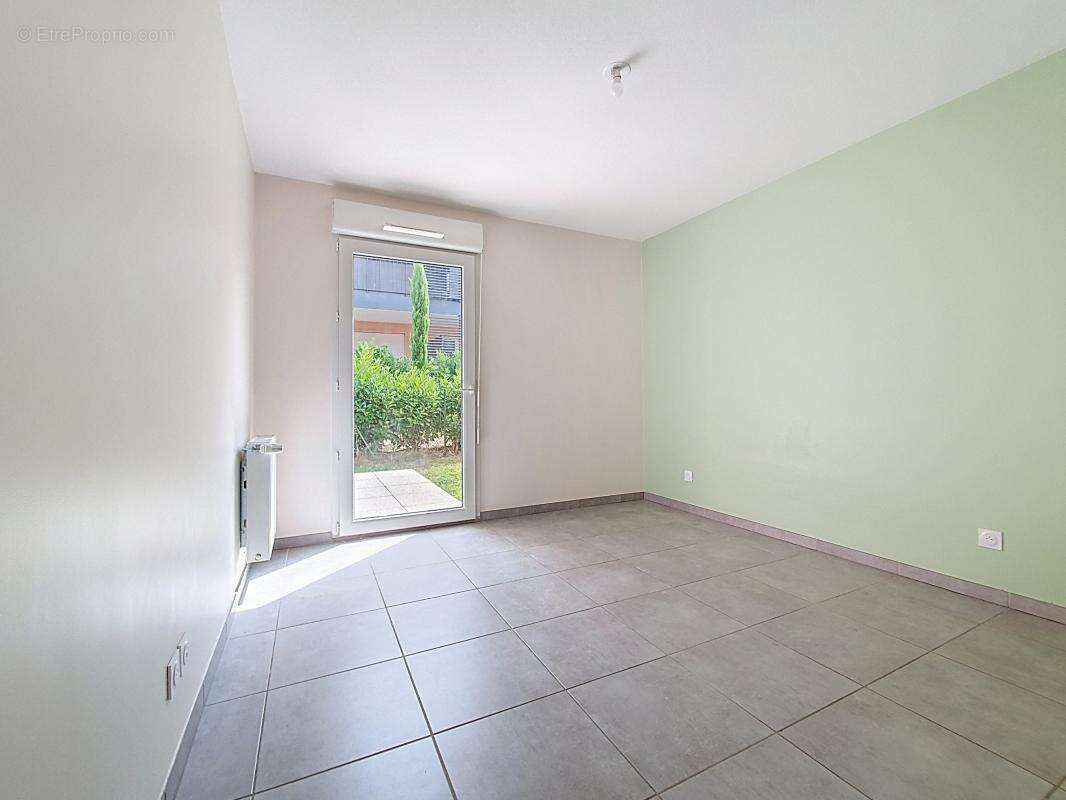 Appartement à SIMANDRES