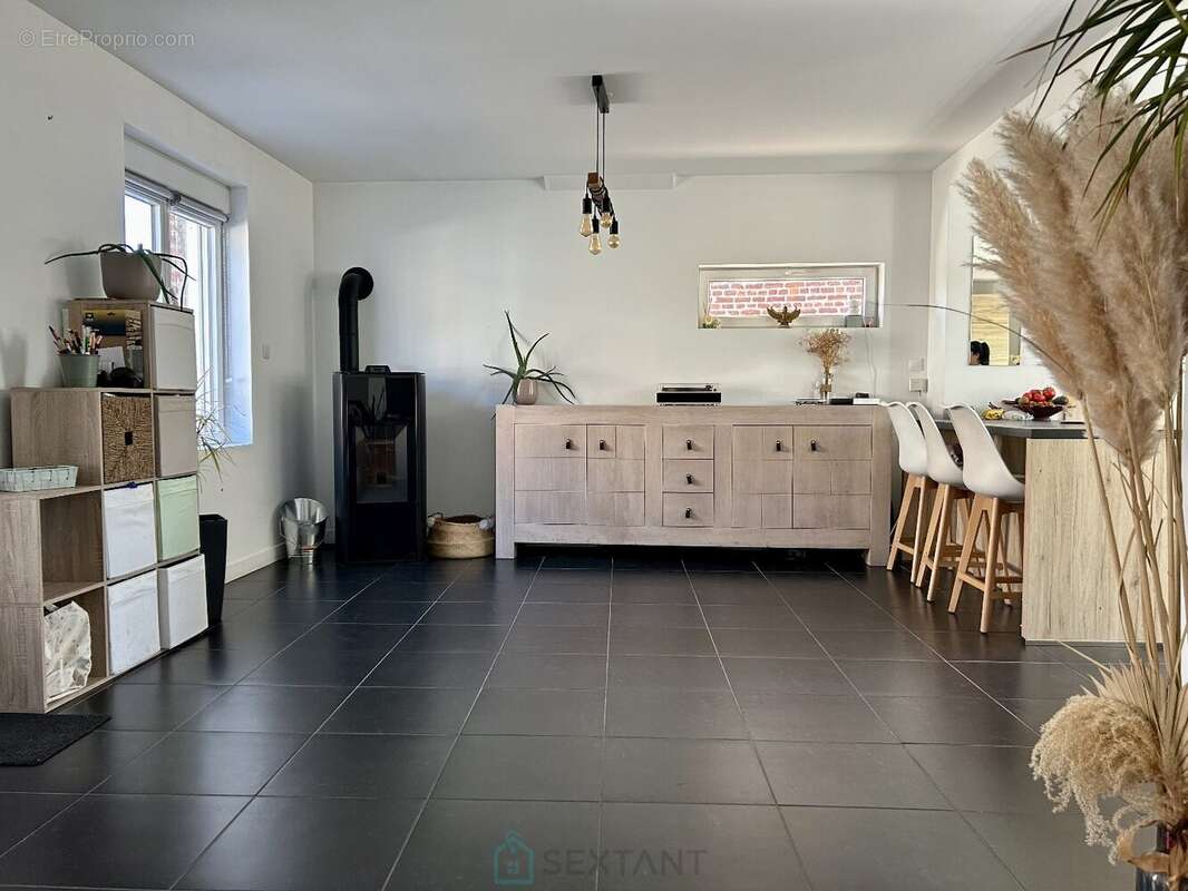 Magnifique fermette rénovée avec grange et dépendances. - photo 7