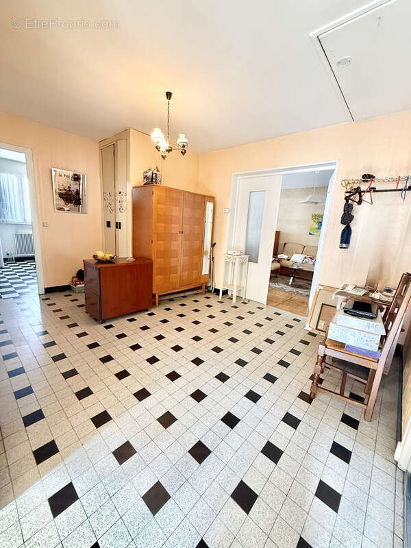 Maison à VERRIERES-LE-BUISSON