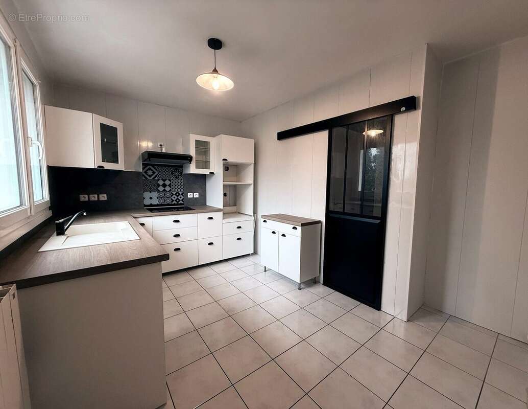 Appartement à SAINT-THIBAULT-DES-VIGNES