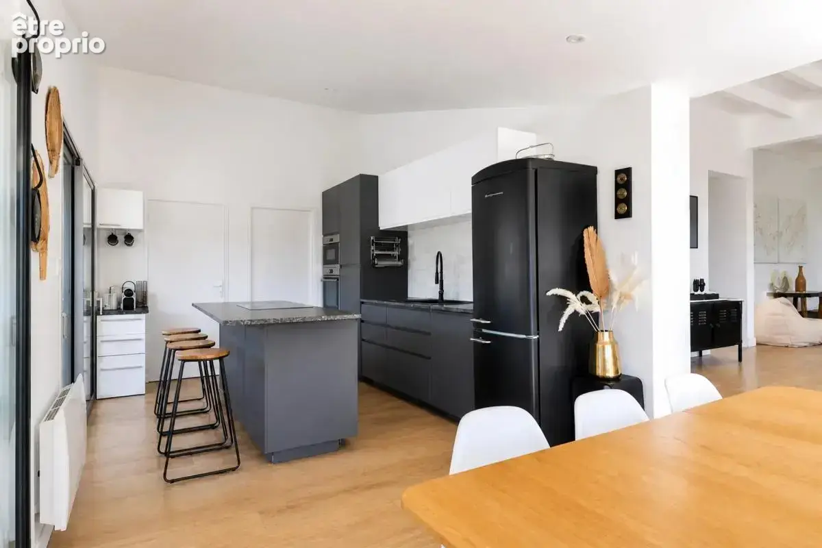 Maison de 7 pièces de 140 m² à Arès Emplacement d’exception - photo 8