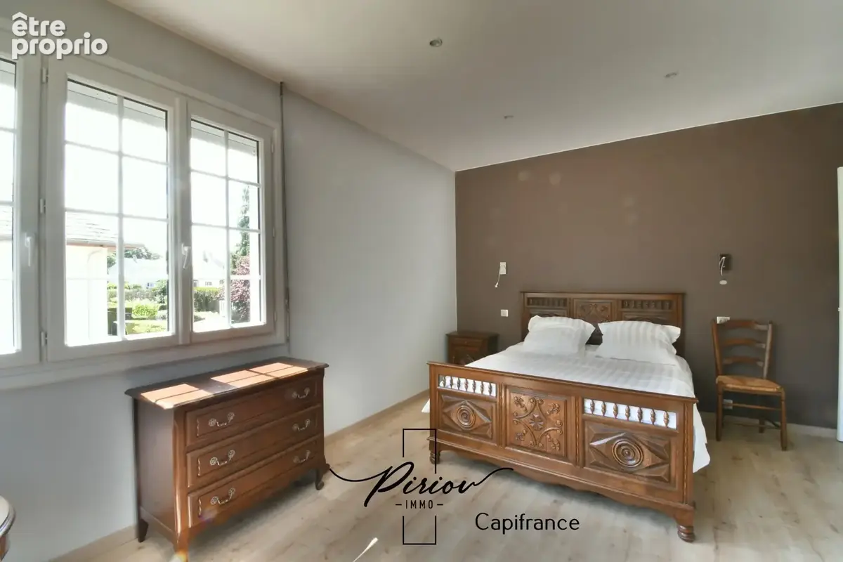 Maison familiale au coeur de Doué la Fontaine - Potentiel de 6 chambres - photo 12