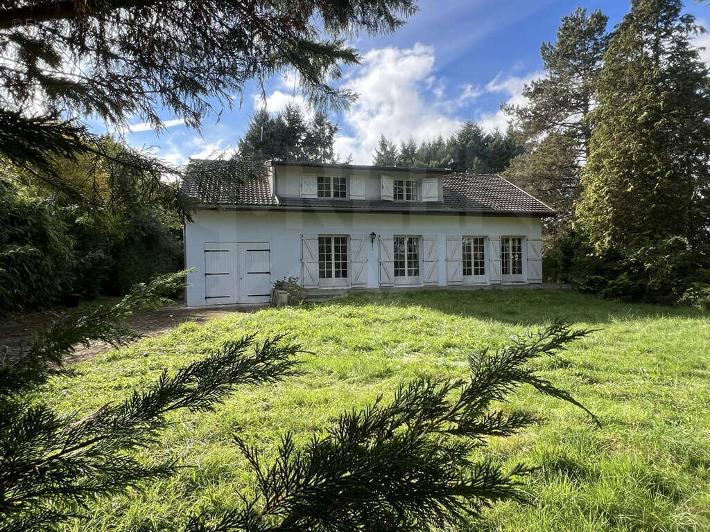 Maison à SAINT-MARTIN-DES-CHAMPS