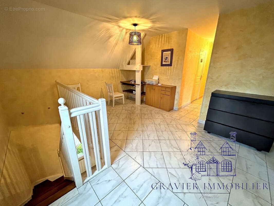 Maison à SAINT-GERMAIN-SUR-AY