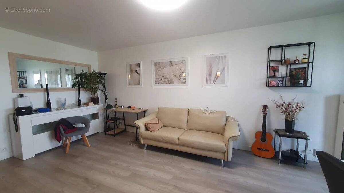 Appartement à SARTROUVILLE