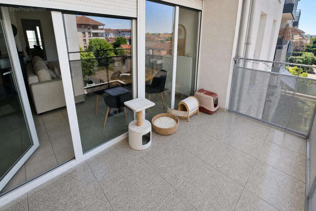 Appartement à DECINES-CHARPIEU