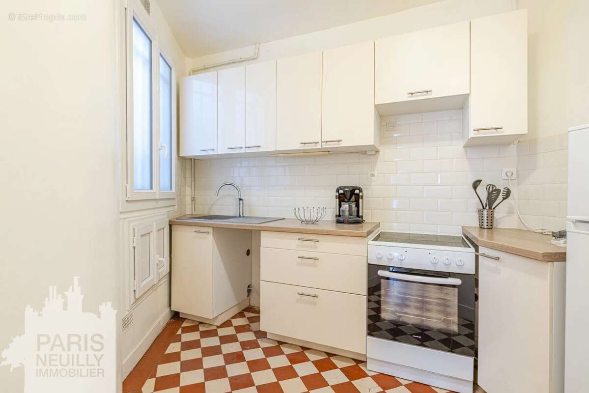 Appartement à PARIS-16E