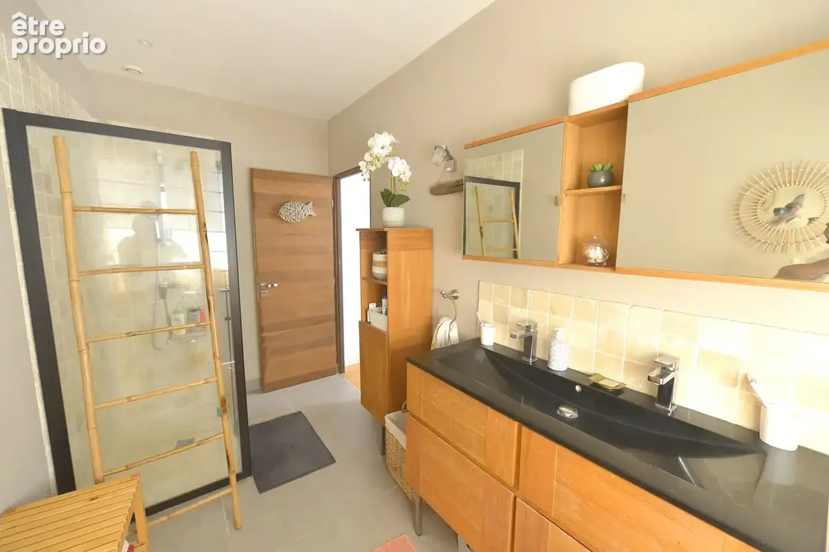 Maison 135 m² à Saint-Georges-De-Didonne  - photo 8