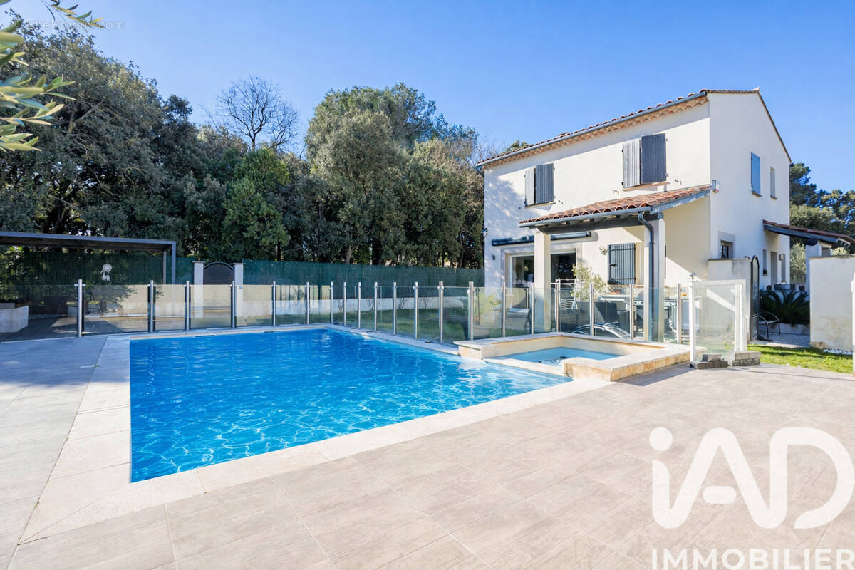 Photo 1 - Maison à ROCHEFORT-DU-GARD