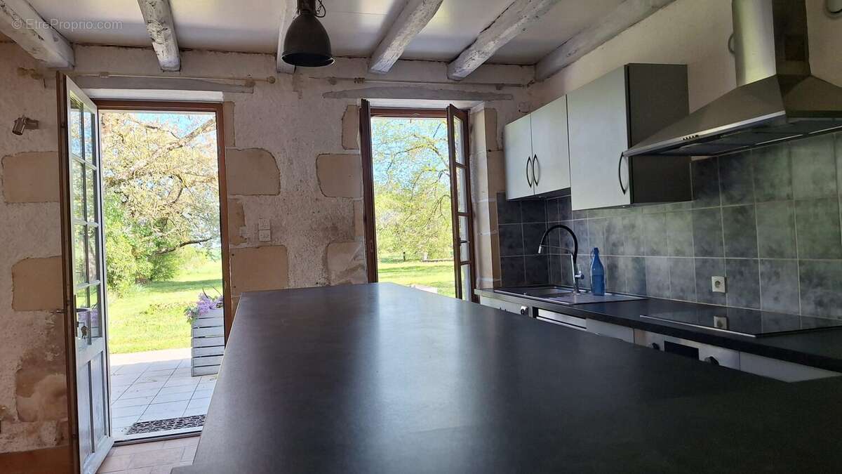 Maison à LA CHAPELLE-MOULIERE