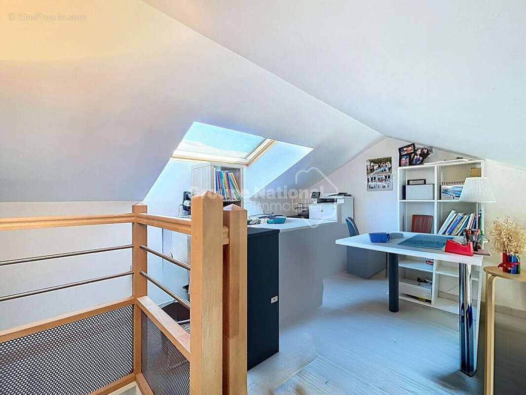 Appartement à ROCHEGUDE