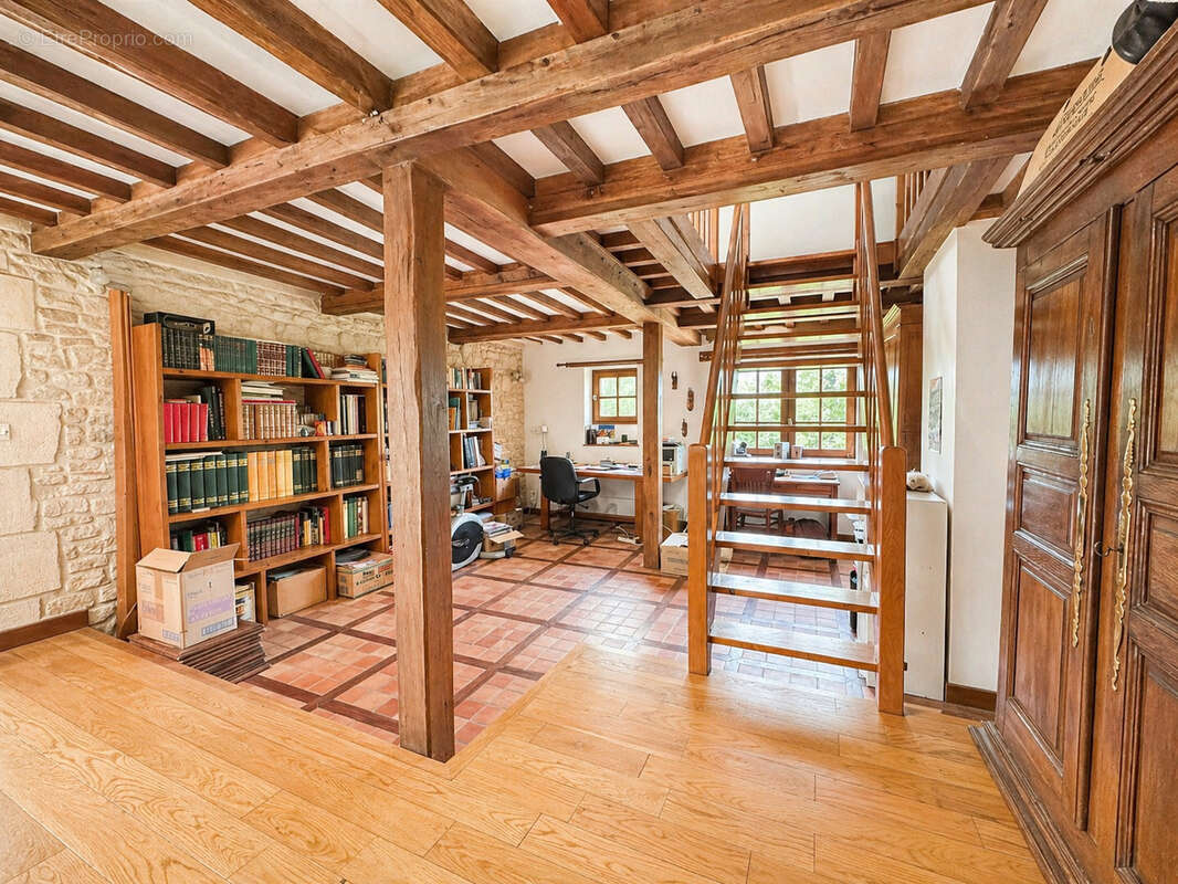 Maison à TILLY-SUR-SEULLES