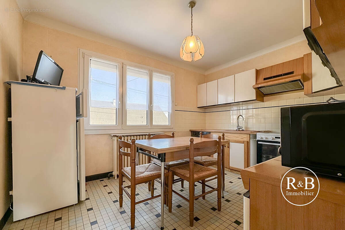 Maison à LES CLAYES-SOUS-BOIS