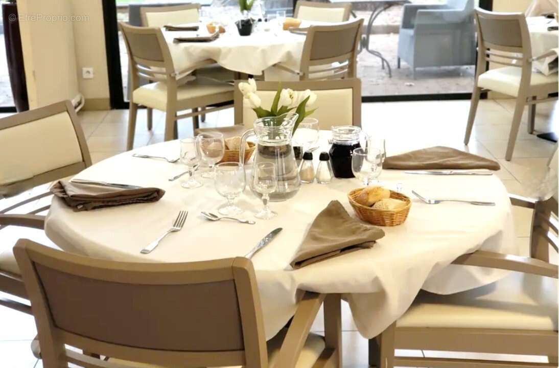 INVESTISSEMENT LOCATIF  Chatenay Malabry  Résidence EHPAD Le Séquoia - 8.16% de rentabilité - photo 4