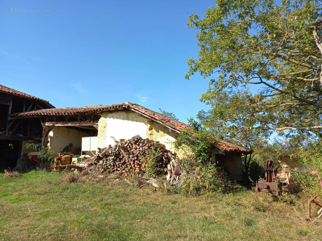 Terrain à TRIE-SUR-BAISE