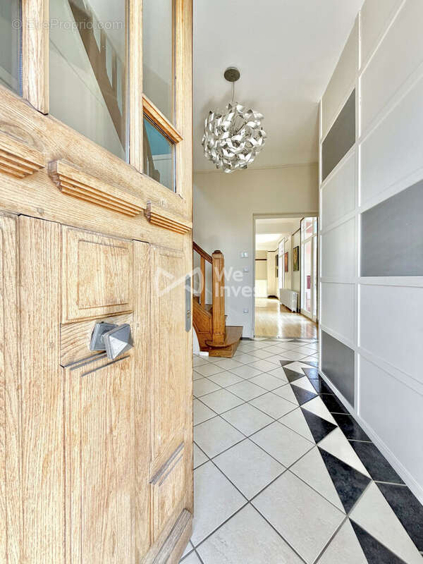 Maison 198 m² à Riom  - photo 3