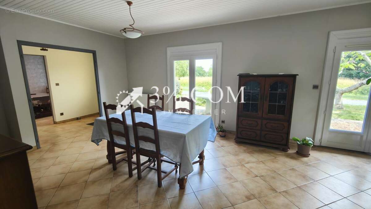 Maison 4 chambres 2700 m2 de terrain - photo 5