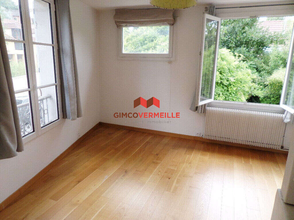 Maison à LA CELLE-SAINT-CLOUD