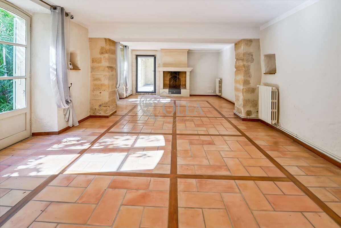 Maison 307 m² à Uzes  - photo 5