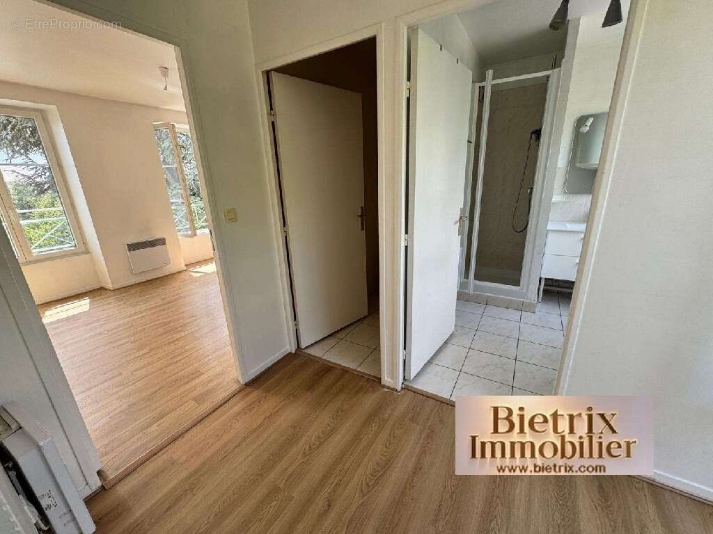 Commerce 48 m² à L'isle-Adam  - photo 4