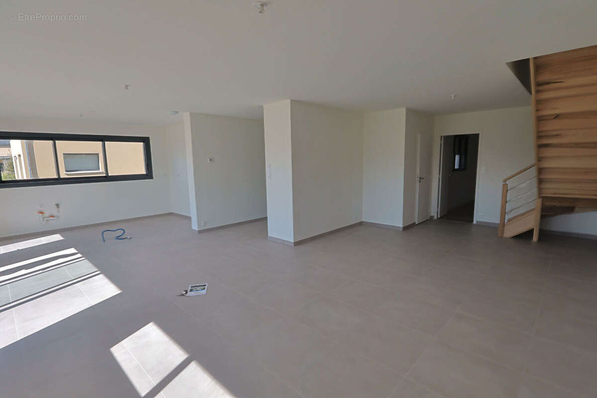 A VENDRE Maison Saint-pere Marc En Poulet 5 pièce(s) 132 m2 - photo 2
