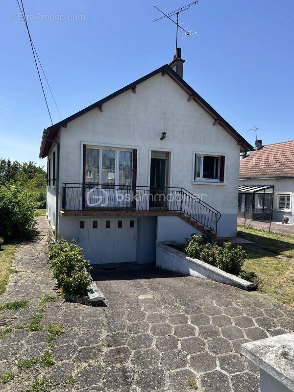 Maison à VILLEBAROU