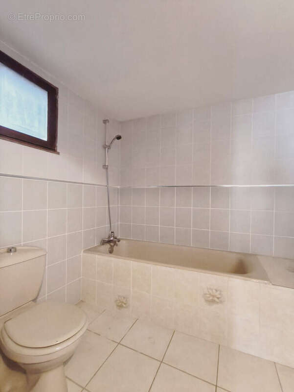 Maison à GENSAC-LA-PALLUE