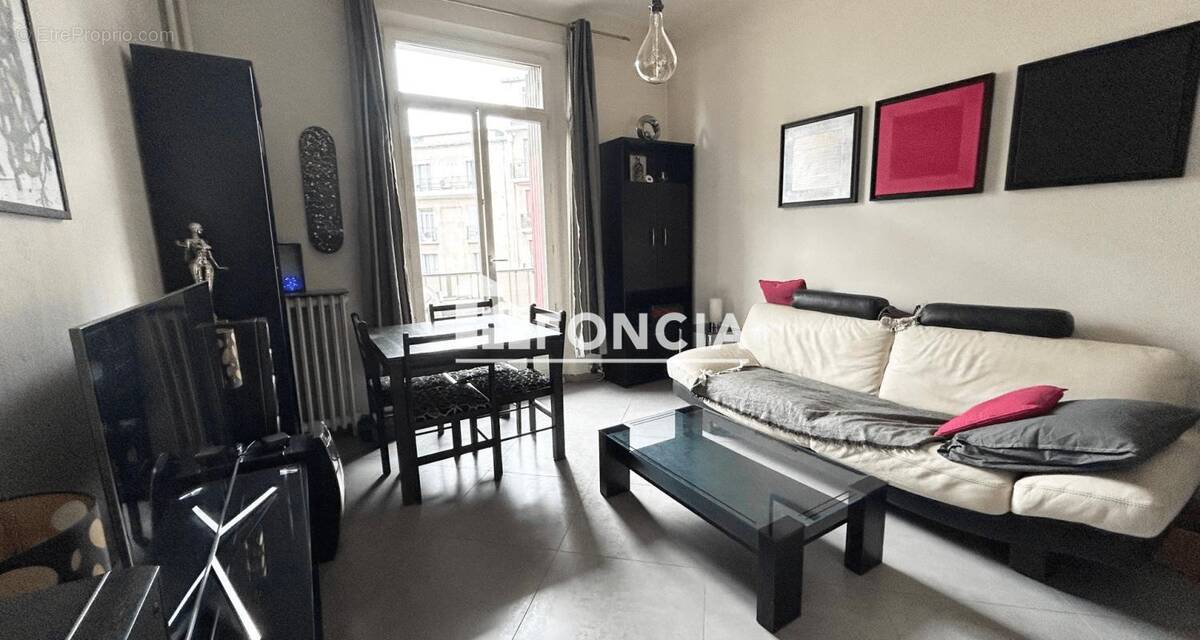 Appartement à MARSEILLE-4E