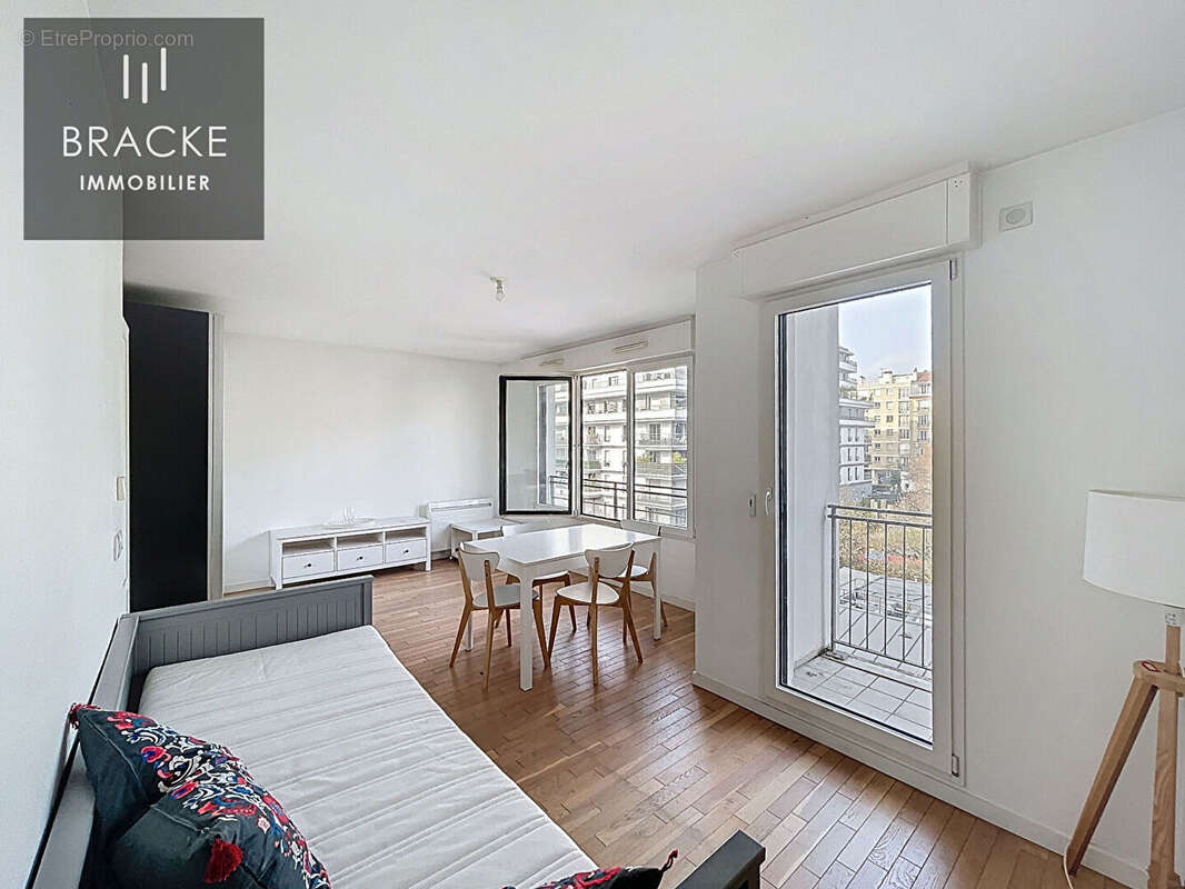Appartement à COURBEVOIE