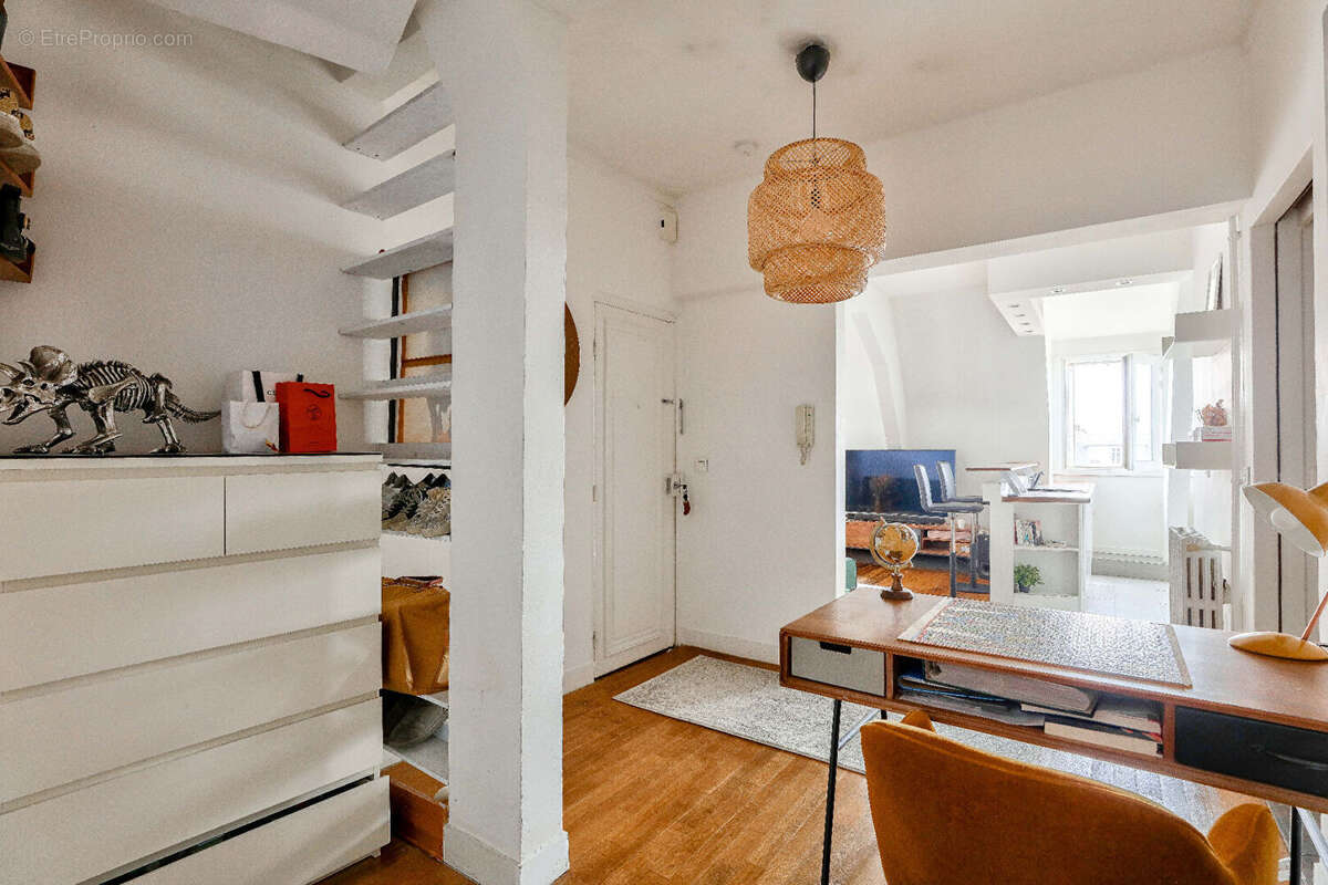 Appartement à PARIS-16E