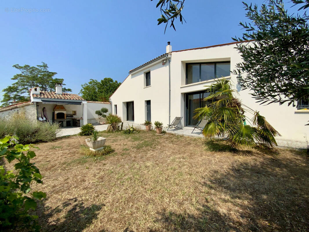 Maison à TUGERAS-SAINT-MAURICE