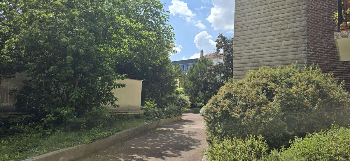 Appartement familial 4 pièces avec balcon, cave et parking 76 m² - photo 9