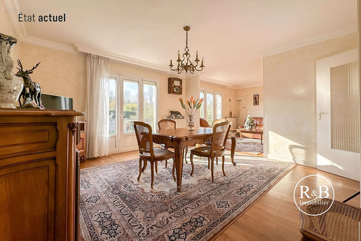 Maison à LES CLAYES-SOUS-BOIS