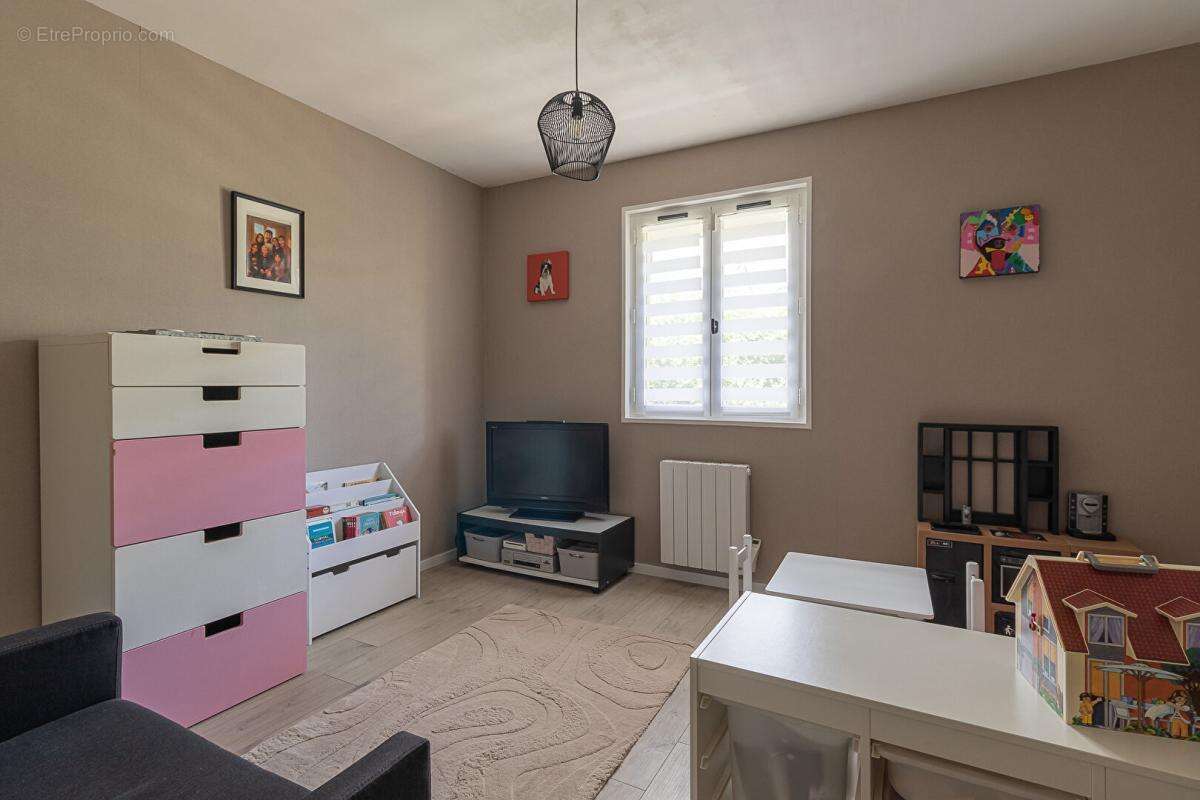 Angers quartier Camus / Nazareth - Maison familiale non mitoyenne - 5 chambres, jardin et terrasse. Vie de plain-pied - photo 8