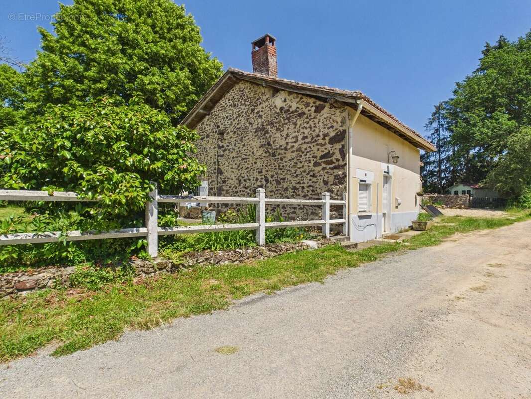 Maison à ROCHECHOUART