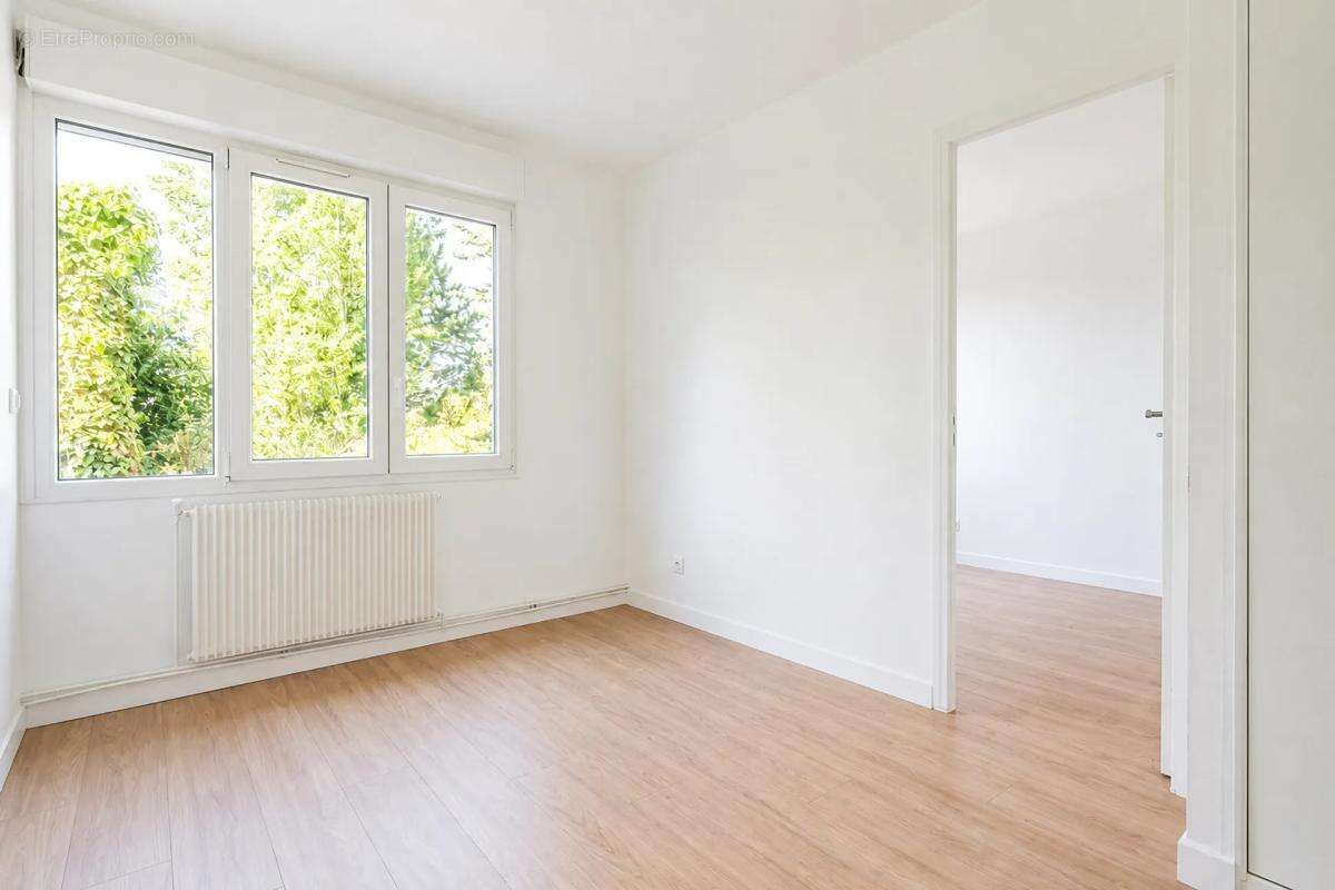 Grande maison rénovée de 7 pièces à Gagny - photo 15