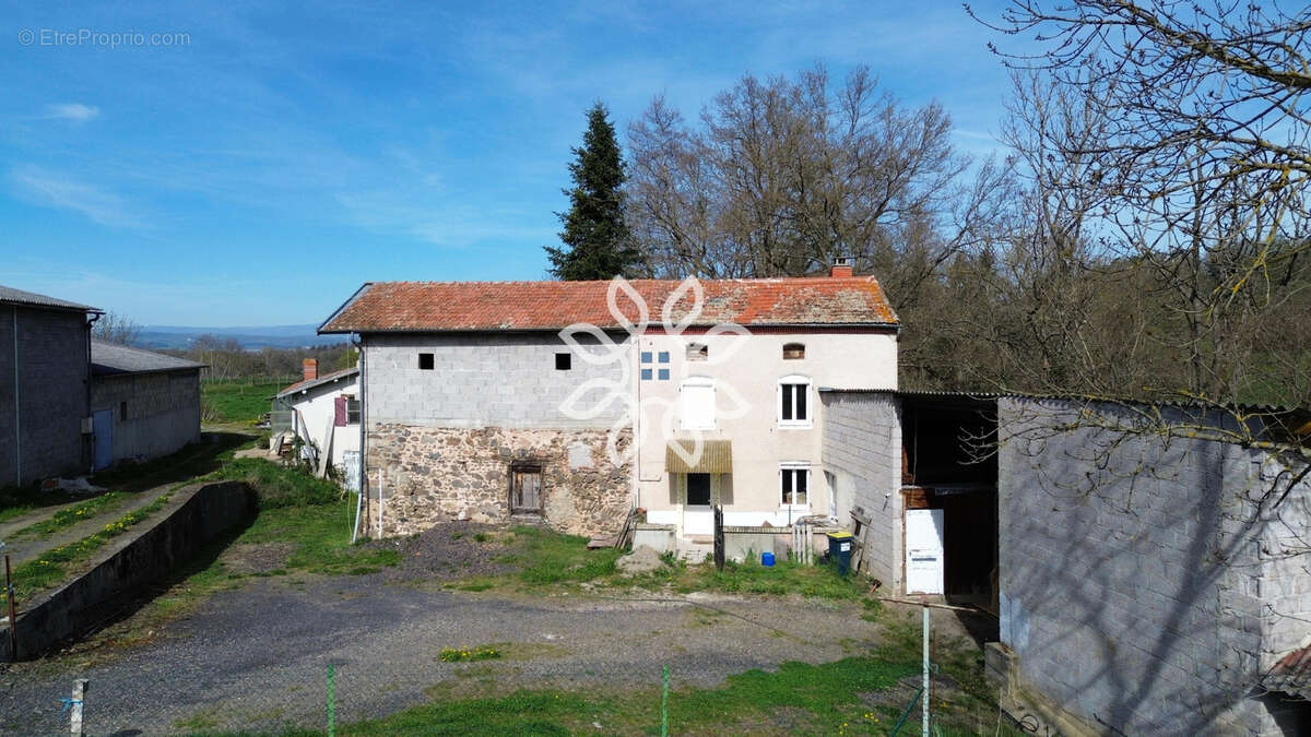 Maison avec dépendances et terrain à Javaugues - photo 19