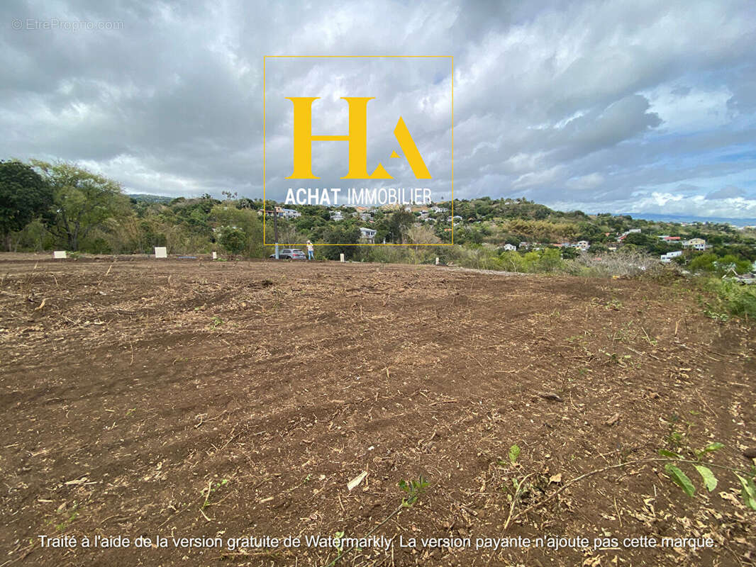 Terrain à SAINT-LOUIS