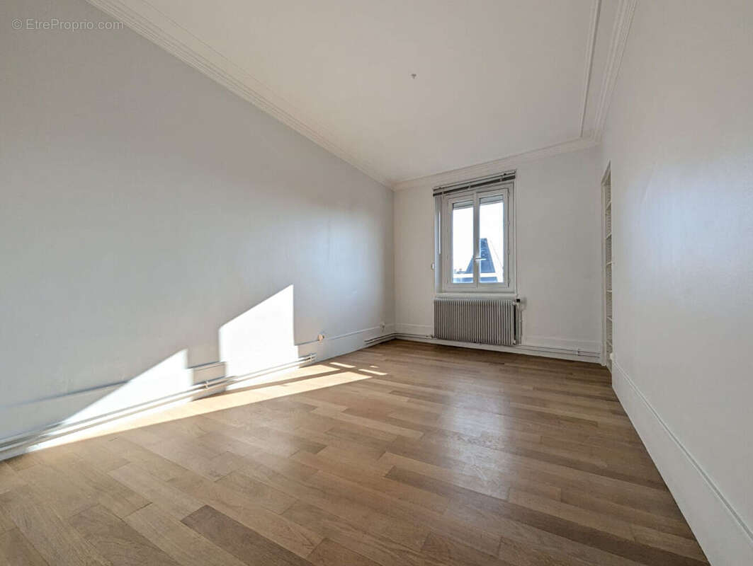 Appartement à FONTENAY-SOUS-BOIS