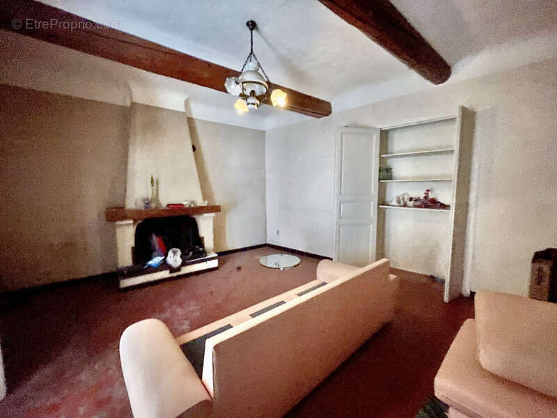 Maison à SAINT-CANNAT