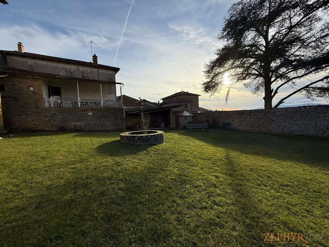 Maison à OINGT