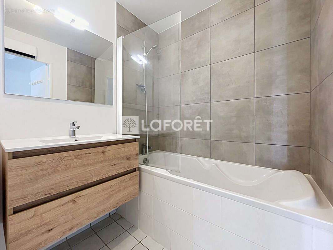 Appartement de type 4 de 85m² entièrement rénové. - photo 5